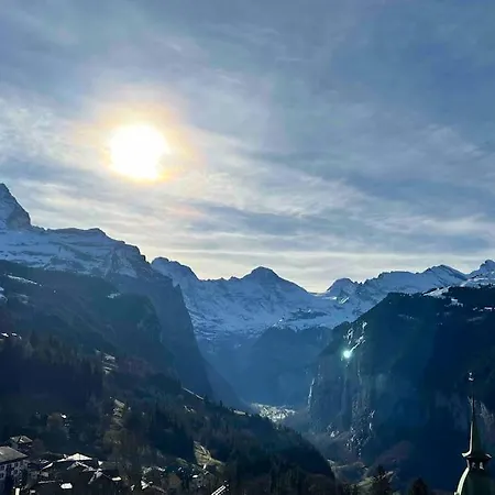 In - Amazing Views, Centrally Located By Train Station Apartment *