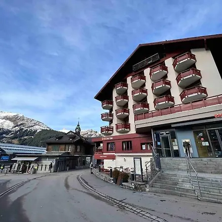 Apartment - Amazing Views, Centrally Located By Train Station *