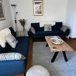 In - Amazing Views, Centrally Located By Train Station Апартаменты