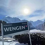 In - Amazing Views, Centrally Located By Train Station Апартаменты